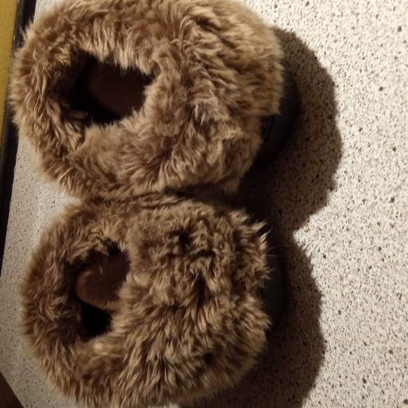 Isotoner slippers size 9.5-10 - Picture 2 of 5